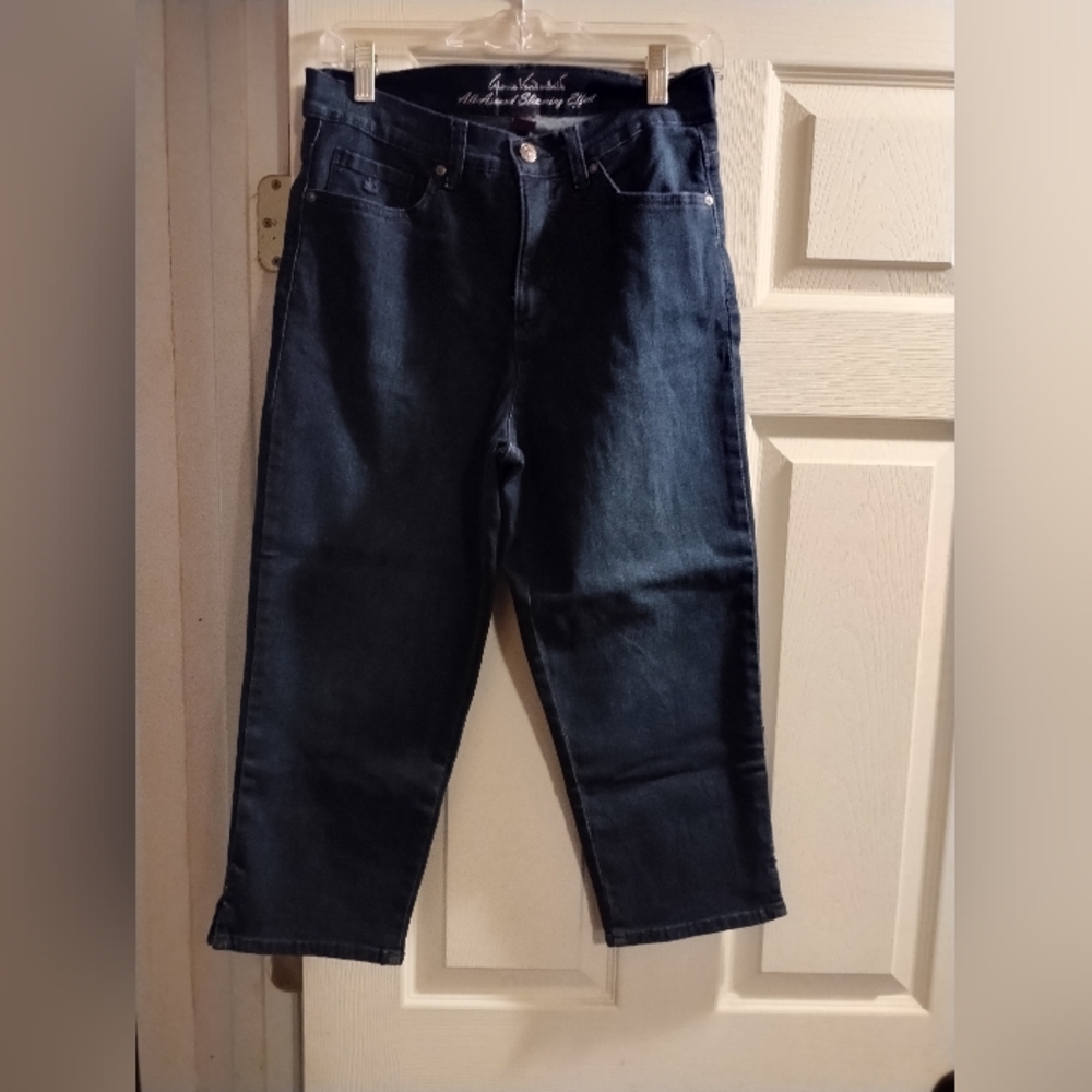 NWOT Gloria Vanderbilt Blue Cropped Denim Jeans